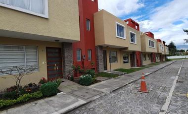 VZ26 - Se Vende Casa por Estrenar Sector Valle de Los Chillos