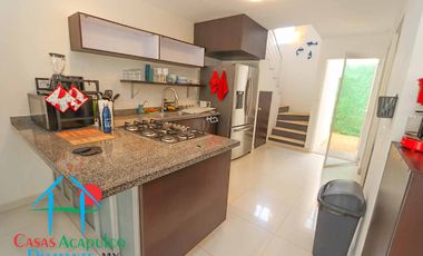 Casa con roof garden y jacuzzi