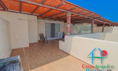 Casa con roof garden y jacuzzi