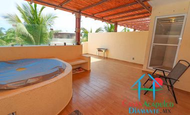 Casa con roof garden y jacuzzi