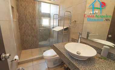 Casa con roof garden y jacuzzi