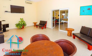 Casa con roof garden y jacuzzi