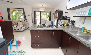 Casa con roof garden y jacuzzi