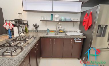 Casa con roof garden y jacuzzi