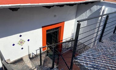 PLAZA COMERCIAL EN VENTA, MORELIA CENTRO HISTÓRICO, ubicado en esquina sobre Aquiles Serdán, a una calle de Las Tarascas, excelente ubicación comercia