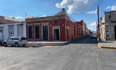 PLAZA COMERCIAL EN VENTA, MORELIA CENTRO HISTÓRICO, ubicado en esquina sobre Aquiles Serdán, a una calle de Las Tarascas, excelente ubicación comercia