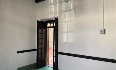 PLAZA COMERCIAL EN VENTA, MORELIA CENTRO HISTÓRICO, ubicado en esquina sobre Aquiles Serdán, a una calle de Las Tarascas, excelente ubicación comercia