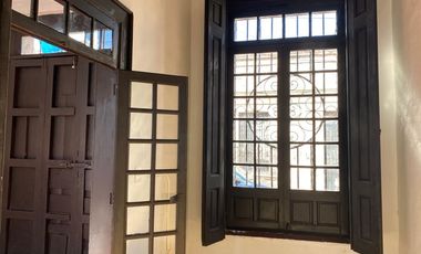 PLAZA COMERCIAL EN VENTA, MORELIA CENTRO HISTÓRICO, ubicado en esquina sobre Aquiles Serdán, a una calle de Las Tarascas, excelente ubicación comercia