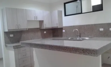Se Alquila departamento en Urbanización Laguna Club