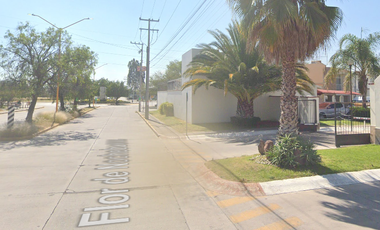 Venta De Bonita Casa