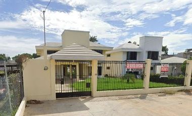 CASA EN VENTA CON JARDIN Y AMPLIOS ESPACIOS, COL. TAMULTE