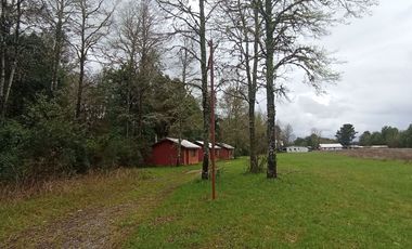 Parcela 2 hectáreas, con 3 cabañas  Ruta 5, Los Lagos $180.000.000