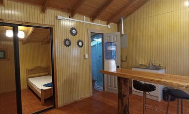 Parcela 2 hectáreas, con 3 cabañas  Ruta 5, Los Lagos $180.000.000