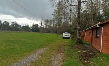 Parcela 2 hectáreas, con 3 cabañas  Ruta 5, Los Lagos $180.000.000