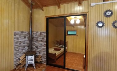 Parcela 2 hectáreas, con 3 cabañas  Ruta 5, Los Lagos $180.000.000