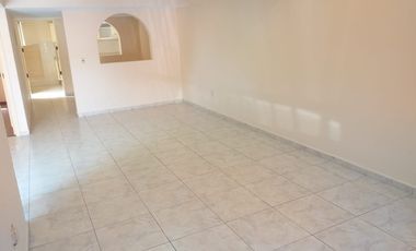 CASA EN VENTA EN VILLAS DE LA JOYA, ECATEPEC, ESTADO DE MÉXICO.