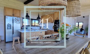 CASA LLANQUIHUE - FRUTILLAR   PRIVILEGIADA  VISTA A  VOLCANES EN VENTA