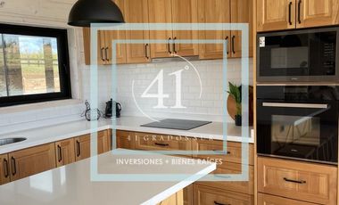 CASA LLANQUIHUE - FRUTILLAR   PRIVILEGIADA  VISTA A  VOLCANES EN VENTA