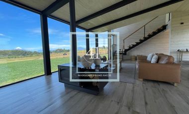 CASA LLANQUIHUE - FRUTILLAR   PRIVILEGIADA  VISTA A  VOLCANES EN VENTA