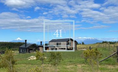 CASA LLANQUIHUE - FRUTILLAR   PRIVILEGIADA  VISTA A  VOLCANES EN VENTA