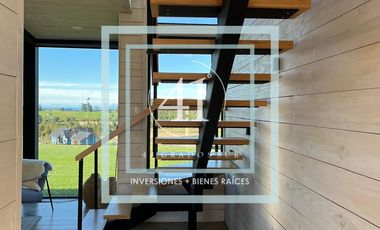 CASA LLANQUIHUE - FRUTILLAR   PRIVILEGIADA  VISTA A  VOLCANES EN VENTA
