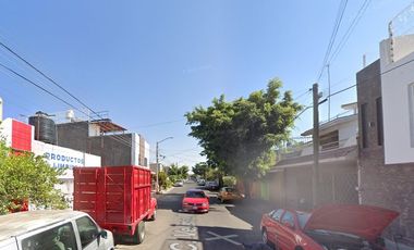 Oportunidad de Remate Bancario en Calle Velino M .Preza, Colonia San Andrés, Municipio Guadalajara, Estado de Jalisco- Casa Adjudicada