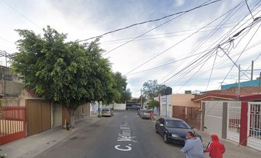 Oportunidad de Remate Bancario en Calle Velino M .Preza, Colonia San Andrés, Municipio Guadalajara, Estado de Jalisco- Casa Adjudicada