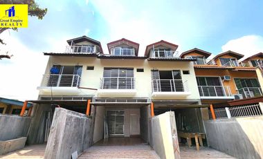 3 Storey Townhouse for sale in Project 8 near EDSA Munoz, Congressional Quezon City