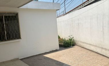 LOCAL/CASA EN RENTA SOBRE AVENIDA UNIVERSIDAD COLONIA PERIFERICO NORTE SAN NICOLAS DE LOS GARZA NL