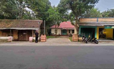 Dijual Rumah Model Kolonial Belanda Tidak Tembus Peluru Ada Warung Tanah Luas Kuningan Jawa Barat