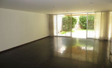 IDEAL PARA CASA DE REPOSO, URB EL ROSAL, MIRAFLORES, A.C. 426 M2, $ 680,000