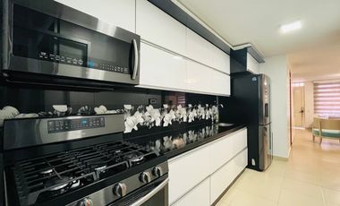 Extraordinaria casa remodelada de 155 m2 con alcoba en el primer nivel con baño. 4 alcobas. Pueblito Cafetero. Av Sur.
