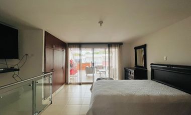 Extraordinaria casa remodelada de 155 m2 con alcoba en el primer nivel con baño. 4 alcobas. Pueblito Cafetero. Av Sur.