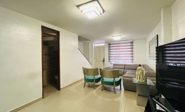Extraordinaria casa remodelada de 155 m2 con alcoba en el primer nivel con baño. 4 alcobas. Pueblito Cafetero. Av Sur.