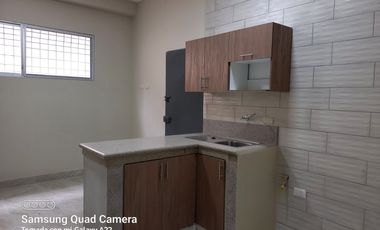 ALQUILER DE LINDO DEPARTAMENTO DE ESTRENO PLANTA BAJA EN AV. DOMINGO COMIN SUR DE GUAYAQUIL.