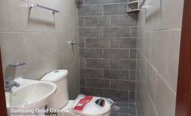 ALQUILER DE LINDO DEPARTAMENTO DE ESTRENO PLANTA BAJA EN AV. DOMINGO COMIN SUR DE GUAYAQUIL.