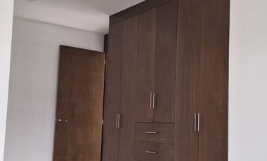RENTA EN LOMAS DEL MOLINO II, BAÑO COMPLETO EN CADA RECAMARA, SALA DE TV, CUARTO DE SERVICIO Y MAS
