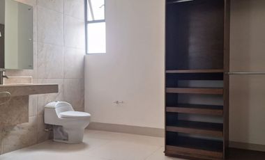 RENTA EN LOMAS DEL MOLINO II, BAÑO COMPLETO EN CADA RECAMARA, SALA DE TV, CUARTO DE SERVICIO Y MAS