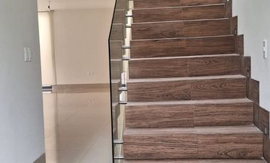 RENTA EN LOMAS DEL MOLINO II, BAÑO COMPLETO EN CADA RECAMARA, SALA DE TV, CUARTO DE SERVICIO Y MAS