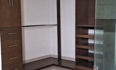 RENTA EN LOMAS DEL MOLINO II, BAÑO COMPLETO EN CADA RECAMARA, SALA DE TV, CUARTO DE SERVICIO Y MAS