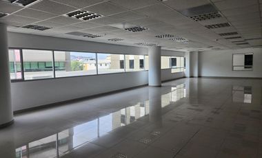 Renta de Oficina Centro Empresarial Colon , Norte de Guayaquil