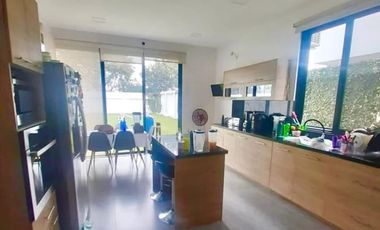 Casa de Venta en Urbanizacion La Castellana, Samborondón, Ecuador