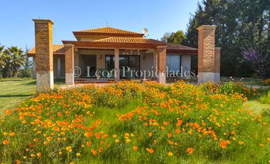 León Propiedades vende Parcela con casa en Camino El Toro, Curacaví