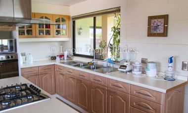 León Propiedades vende Parcela con casa en Camino El Toro, Curacaví