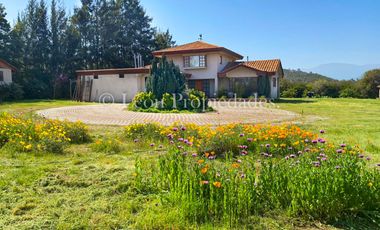 León Propiedades vende Parcela con casa en Camino El Toro, Curacaví