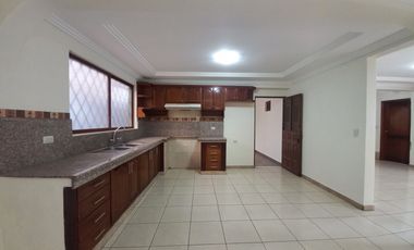 CASA EN VENTA CON AREA VERDE EN MACHANGARA