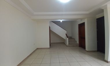 CASA EN VENTA CON AREA VERDE EN MACHANGARA