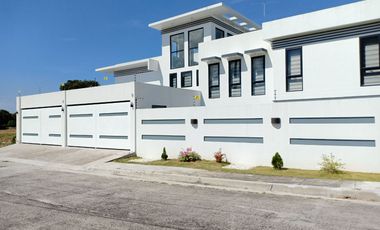 Classy and Modern House & Lot For Sale or For Rent