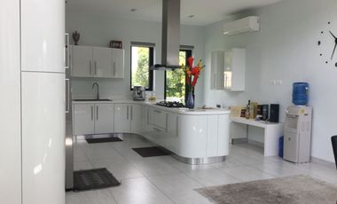 Classy and Modern House & Lot For Sale or For Rent