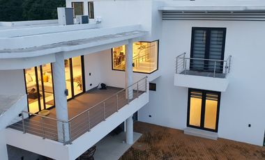 Classy and Modern House & Lot For Sale or For Rent